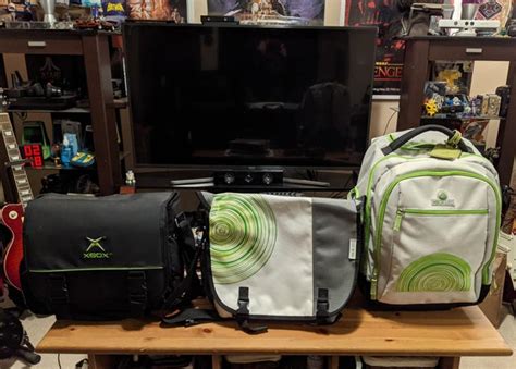 Microsoft Xbox 360 Official Travel Bag Carrying Case Shoulder Messenger