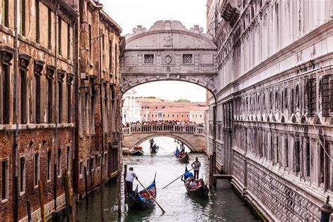 Bangkok is notoriously frenetic, and the serenity of the chao phraya river has long been swallowed by the rapid urban expansion. How to kiss under the Bridge of Sighs in Venice