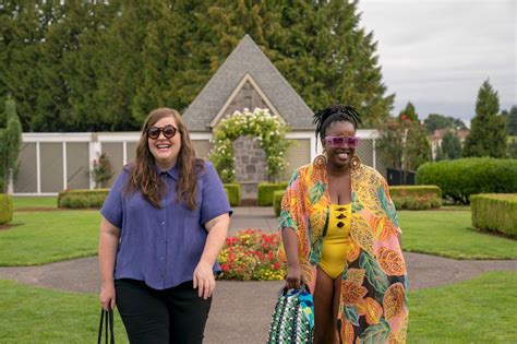 How Shrill Made Aidy Bryants Best Outfits From Scratch Lindy West