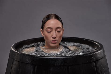 Ice Baths Chemistry The Ice Barrel Review Get Colder Feel Better Zen Ice Bath