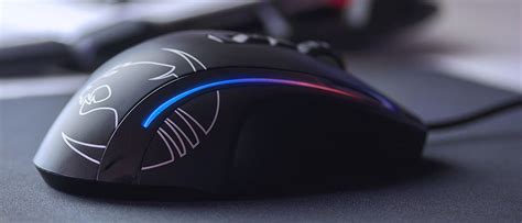 After shutting down my computer, my kone stays lit. เมาส์ Roccat Kone Pure EMP Max Performance RGB Gaming Mouse