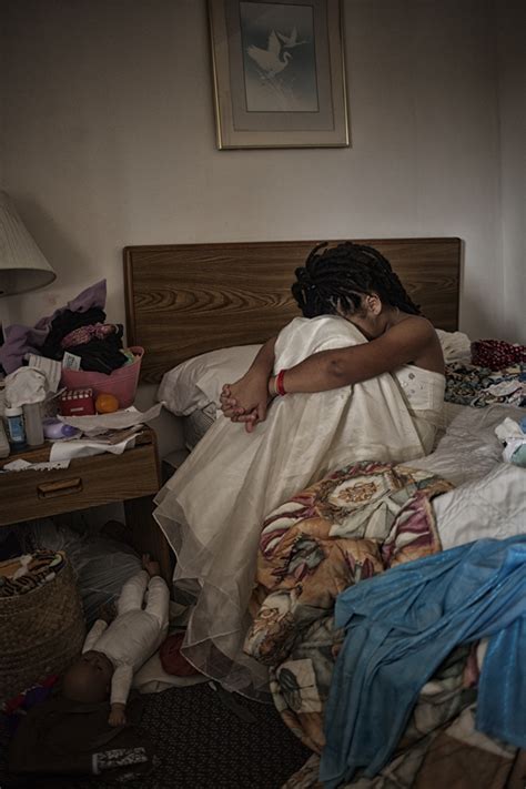 Gripping Photos Document The Uncertainty Of Families Living Out Of A Florida Motel Feature Shoot