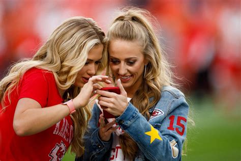 Patrick Mahomes Wife Has Harsh Message For Her Critics The Spun