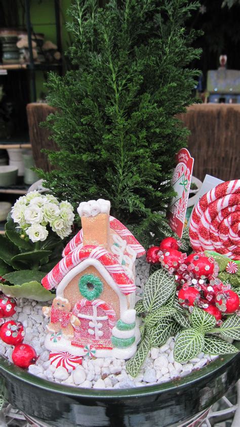 20 Garden Themed Christmas Decorations