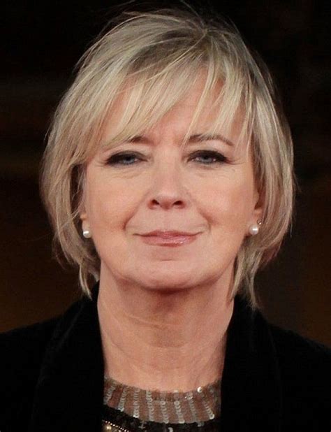 Short Blonde Hairstyles For Older Women With Bangs For