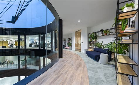 A Peek Inside Lysts Modern London Office Officelovin