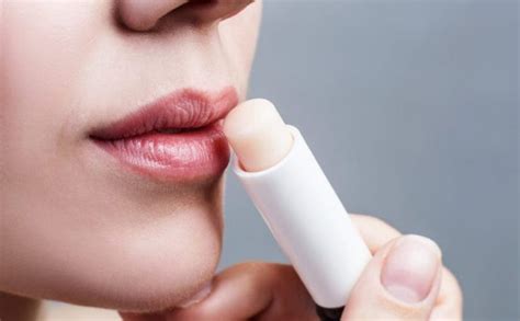 Aprende A Hacer Tu Propio Protector Labial Casero B Lsamo Labial