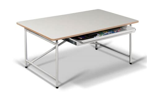 Spätestens mit eintritt in die grundschule steht die. Kinder-Schreibtisch KINTO 90cm x 68cm höhenverstellbar ...
