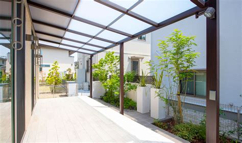 大きなテラス屋根のある家 | 福岡のエクステリア・外構・ガーデン工事専門｜カエデスタイル