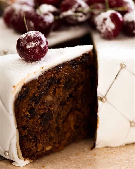For a moist cake, follow the recipe to the letter! Christmas Cake - moist, easy fruit cake | RecipeTin Eats
