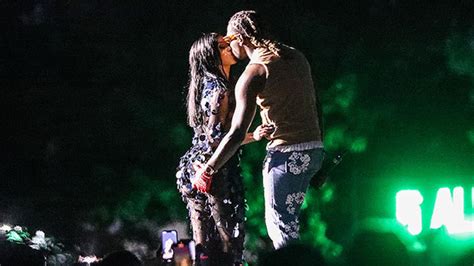 Cardi B And Offset Kiss On Stage At Wireless Festival Photos Hollywood