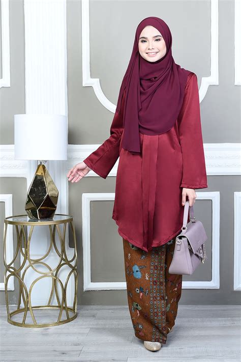 Baju Kebarung Batik Seri Perfect Red Muslimahclothing