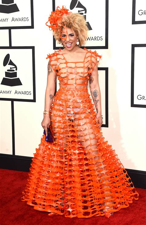 21 Insane Grammys Outfits That You Wont Be Able To Erase From Your