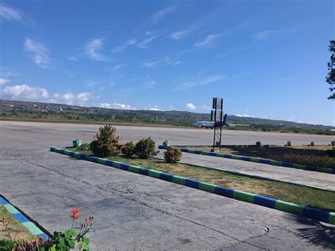 Di barat pulau bunga ini, bukit cinta menjadi tempat sempurna untuk melihat pemandangan dan kenampakan flores dari atas. TAKJUB INDONESIA: BANDARA EL TARI KUPANG