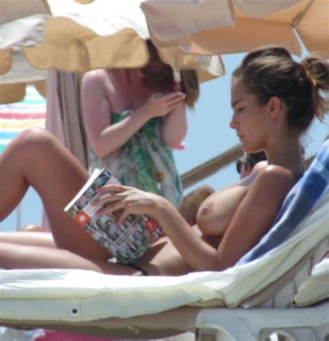 Natalia Sánchez se nos desnuda Teté hace un topless JaqueMateAteos