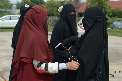 Niqab Squad Unite To Combat Prejudice Against Religious Veils Metro