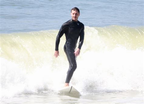 Klebber Toledo Curte Dia De Surfe No Rio De Janeiro Quem QUEM News