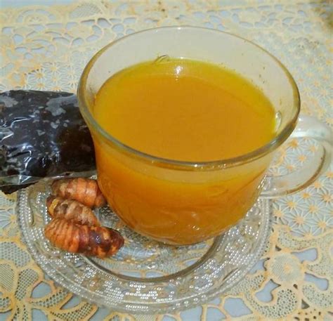 Kemudian tambahkan teh tubruk, aduk hingga air berubah warna. Cara Membuat Jamu Beras Kencur dan Kunyit Asam, Enak ...