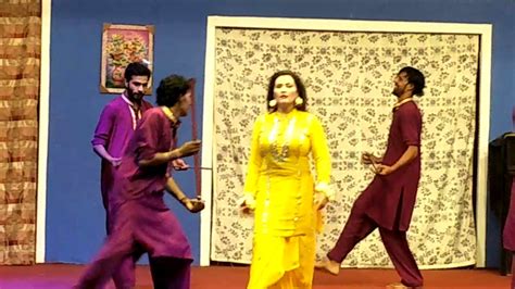 Queen Nargis Mujra Best New Stage Dance In Gujranwala Youtube