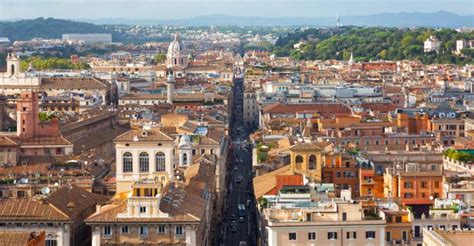 Because all romani people use the word romani as an adjective, the term became a noun for the entire ethnic group. Tour de anécdotas y bellezas del centro histórico de Roma ...