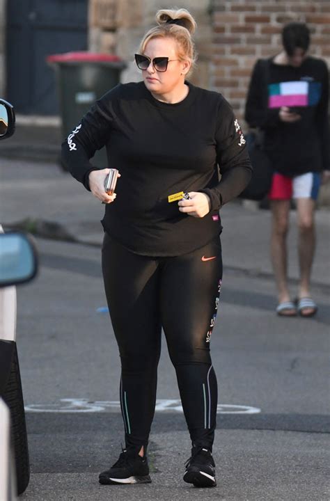 Rebel wilson's 'pooch perfect' reveal: Rebel Wilson Workout: Boxing In Pink Leggings In New Pic ...