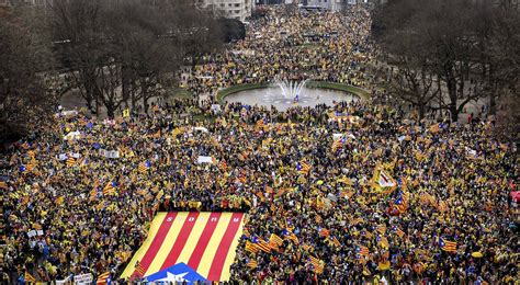 Il est de mon devoir de partager mon expérience. Bruxelles : 45.000 Catalans manifestent pour demander à l ...