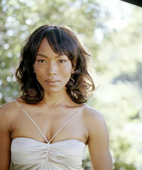 Latest Celebrity Photos Angela Bassett Hot And Sexy Wallpapers