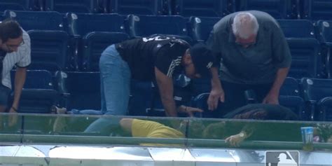 A Group Of Yankees Fans Valiantly Searched For A Giancarlo Stanton Foul