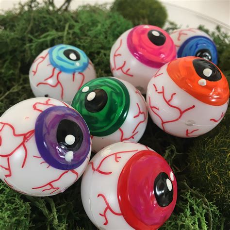 7 Halloween Eyeball Props Bloodshot Zombie Eyeballs Spooky Home Decor