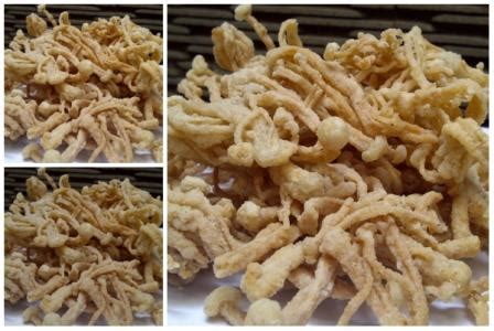 Sajikan jamur crispy dengan bumbu tabur atau cocolan ke saus maupun sambal. Resep Jamur Goreng Tepung Beras Renyah - Oke Meals