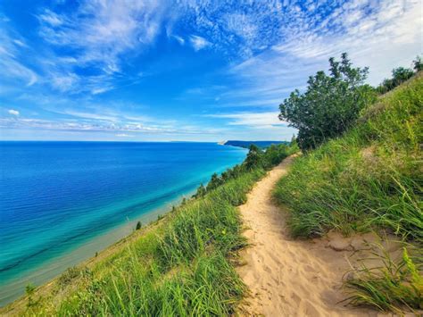 6 Places To Discover Amazing Sand Dunes In Michigan Michigan