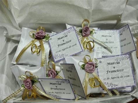 A más aniversarios de la pareja, habrá mayor motivo para celebrar su unión. Recuerdo De Matrimonio, Bodas De Oro - $ 700 en Mercado Libre