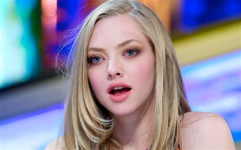 Free Wallpaper Of A Most Beautiful Actress Amanda Seyfried Free