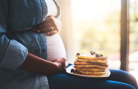 Antojos De Alimentos En El Embarazo Banco De Fotos E Imágenes De