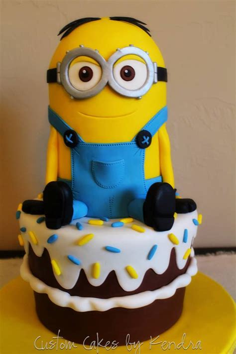 This was such a fun little cake to make. Top 10 Crazy Minions Cake Ideas | Birthday Express