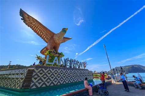 Langkawi's airport is called the padang matsirat airport, located about 20km from kuah town. Kuala Lumpur to Langkawi @ 吉隆坡直飞浮罗交怡 | 旅游博客王宏量