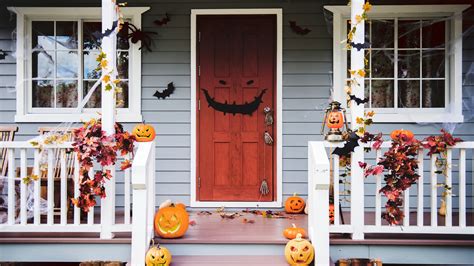 When Is The Perfect Time To Start Putting Out Your Halloween Decorations