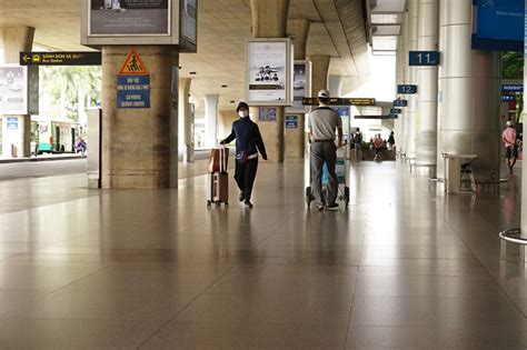 Cảng hàng không quốc tế tân sơn nhất; Sân bay Tân Sơn Nhất vắng vẻ vì COVID-19 - Bộ Y tế - Trang ...