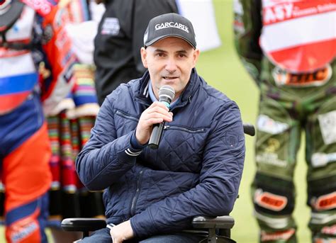 Tomasz gollob od czterech lat walczy ze skutkami fatalnej kontuzji, której doznał podczas jazdy na motocyklu crossowym. Tomasz Gollob musiał przerwać rehabilitację z powodu bólu