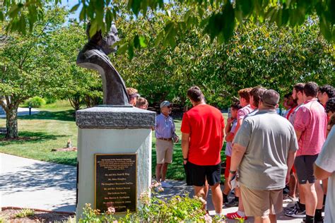Photo Album: Wabash Football Visits the D-Day Memorial | Wabash College