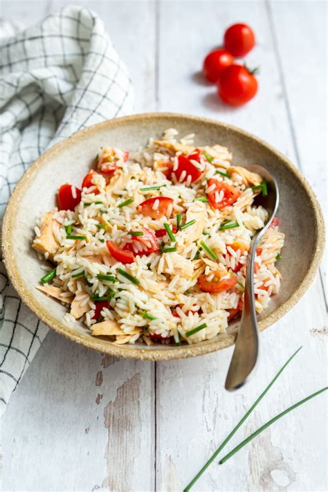 Salade de riz au thon et tomates sans mayonnaise