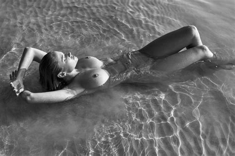 Genevieve Morton Nude Hot Pics Scandal Planet