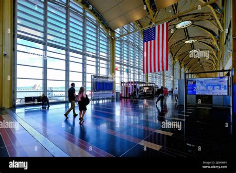 Ronald Reagan National Airport Hi Res Stock Photography And Images Alamy