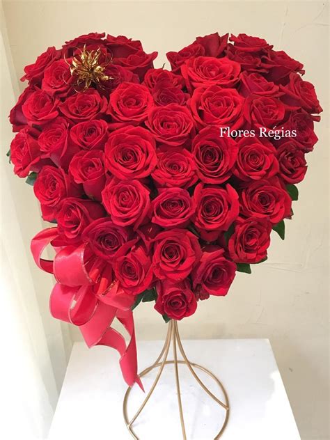 50 Rosas Rojas En Forma De Corazon Flores Regias