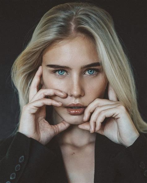 Amalie Snøløs On Instagram 📸 Ldthphotography Garotas Meninas Personagens