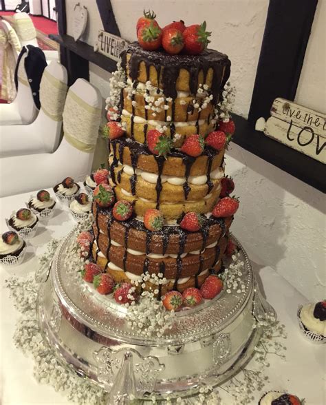 The first time i made 2 round cakes which turned out so good. Vanilla chocolate strawberry wedding cake | Strawberry wedding cakes, Vanilla chocolate, Wedding ...