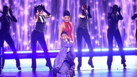 Priyanka Chopra Kills It At Abc Upfront With A Stunning Performance Koimoi