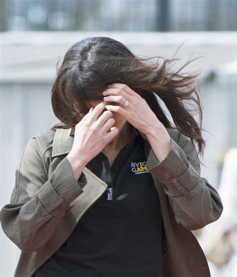 Meghan markle's former hair stylist told people that although she naturally has beautiful curls, she undergoes salon treatments to manage her mane. Meghan Markle has bad hair day after strong winds in Bath ...