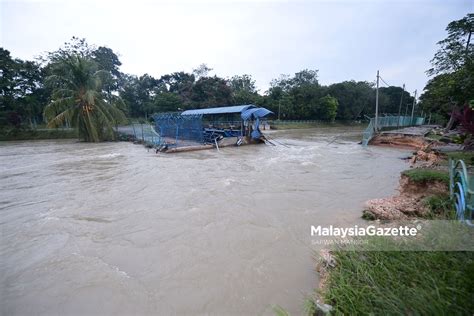 Perubahan hujan bermusim di semenanjung malaysia boleh dibahagikan kepada tiga jenis utama: Hujan lebat punca pintu air Empangan Padang Chempedak pecah