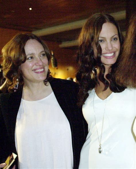Angelina Jolie Repasamos 40 De Sus Looks Más Icónicos Foto 18